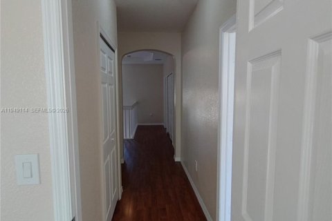 Снять в аренду таунхаус в Майами, Флорида 3 спальни, 164.99м2, № 2004884 - фото 22