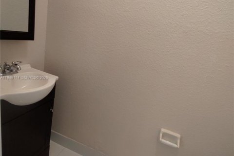 Снять в аренду таунхаус в Майами, Флорида 3 спальни, 164.99м2, № 2004884 - фото 14