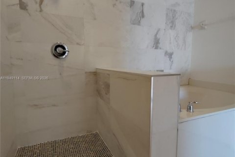 Снять в аренду таунхаус в Майами, Флорида 3 спальни, 164.99м2, № 2004884 - фото 24