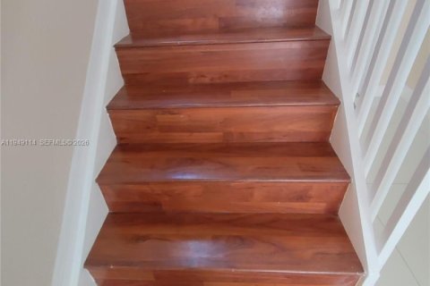 Снять в аренду таунхаус в Майами, Флорида 3 спальни, 164.99м2, № 2004884 - фото 16