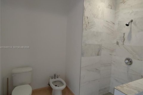 Снять в аренду таунхаус в Майами, Флорида 3 спальни, 164.99м2, № 2004884 - фото 25