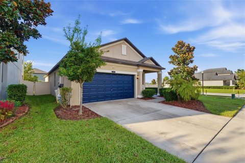 Villa ou maison à vendre à Land O' Lakes, Floride: 3 chambres, 149.94 m2 № 2423651 - photo 2