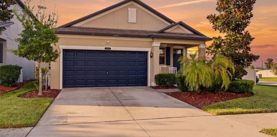 Villa ou maison à CONNERTON

 à Land O' Lakes, Floride 3 chambres, 149.94 m2 № 2423651
