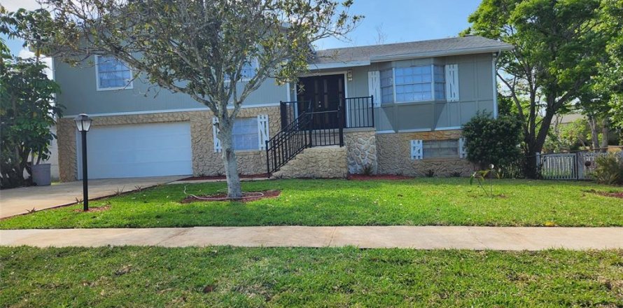 House in Daytona Beach, Florida 4 bedrooms, 214.23 sq.m. № 1612696