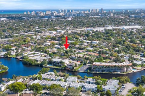 Villa ou maison à vendre à Fort Lauderdale, Floride: 3 chambres, 152.17 m2 № 1029639 - photo 1
