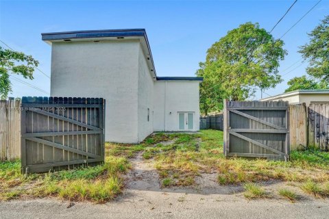 Commercial property in Dania Beach, Florida 379.78 sq.m. № 1730547 - photo 28