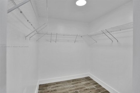 Commercial property in Dania Beach, Florida 379.78 sq.m. № 1730547 - photo 25