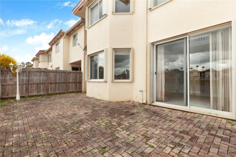 Villa ou maison à louer à Doral, Floride: 4 chambres, 214.79 m2 № 1891166 - photo 20