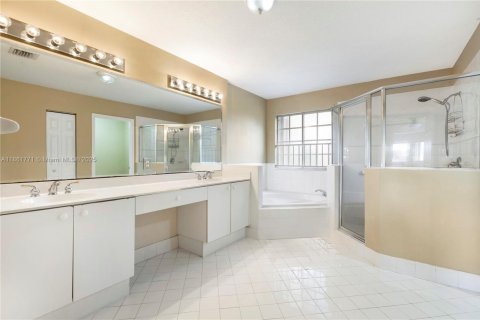 Villa ou maison à louer à Doral, Floride: 4 chambres, 214.79 m2 № 1891166 - photo 16