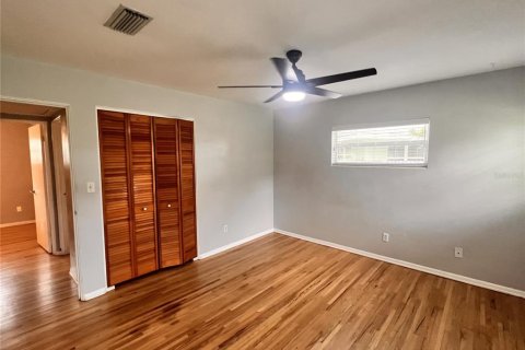 Casa en alquiler en Orlando, Florida, 4 dormitorios, 137.59 m2 № 1911163 - foto 15