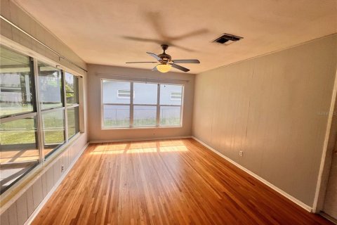 Casa en alquiler en Orlando, Florida, 4 dormitorios, 137.59 m2 № 1911163 - foto 19