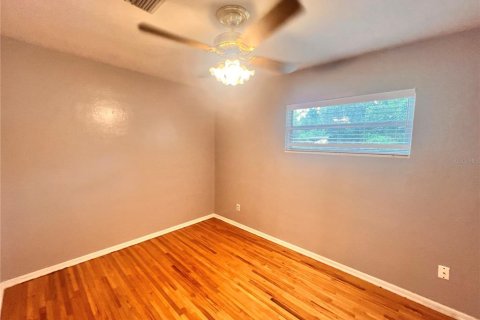 Casa en alquiler en Orlando, Florida, 4 dormitorios, 137.59 m2 № 1911163 - foto 10