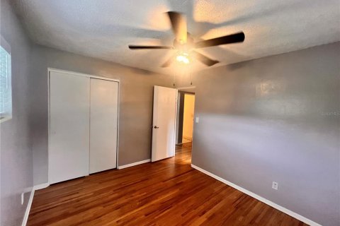 Casa en alquiler en Orlando, Florida, 4 dormitorios, 137.59 m2 № 1911163 - foto 13