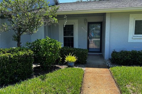 Condo in Hudson, Florida, 2 bedrooms  № 1906407 - photo 1