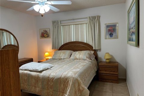 Condo in Hudson, Florida, 2 bedrooms  № 1906407 - photo 9