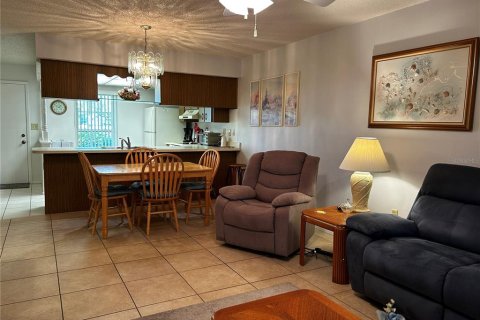Condo in Hudson, Florida, 2 bedrooms  № 1906407 - photo 6