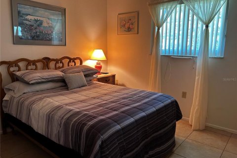 Condo in Hudson, Florida, 2 bedrooms  № 1906407 - photo 15