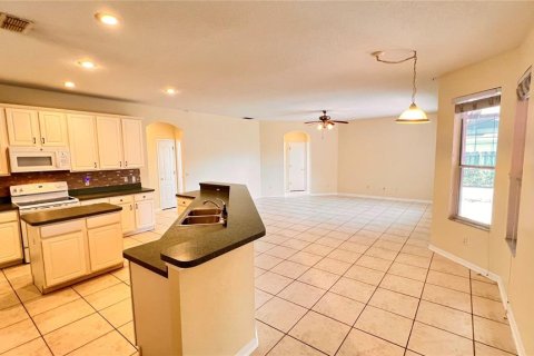 Villa ou maison à louer à Orlando, Floride: 5 chambres, 247.03 m2 № 1793691 - photo 12