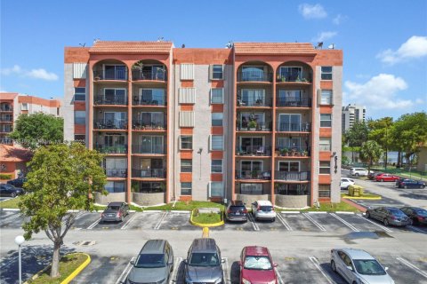 Condo in Miami, Florida, 1 bedroom  № 1627787 - photo 19