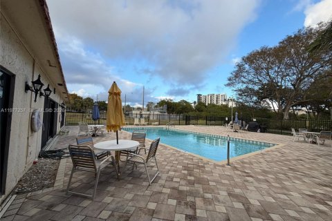 Copropriété à louer à Pompano Beach, Floride: 2 chambres, 86.96 m2 № 2041614 - photo 6