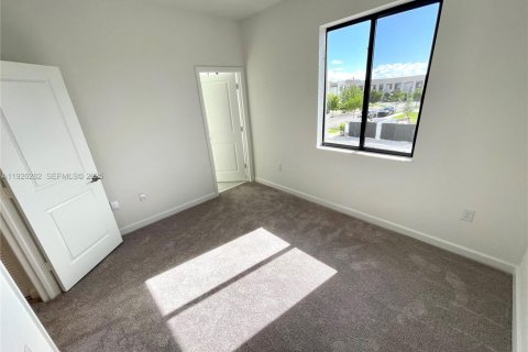 Touwnhouse à louer à Miami, Floride: 3 chambres, 122.63 m2 № 1984554 - photo 14