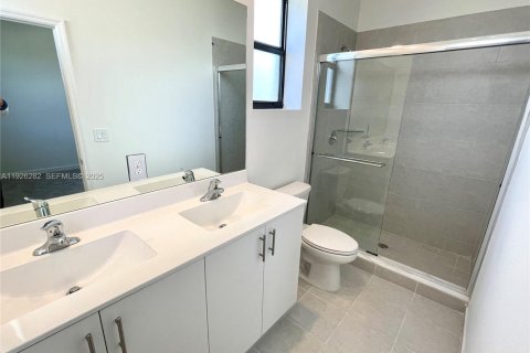 Touwnhouse à louer à Miami, Floride: 3 chambres, 122.63 m2 № 1984554 - photo 10