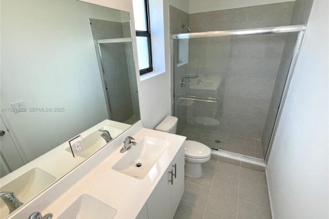 Touwnhouse à louer à Miami, Floride: 3 chambres, 122.63 m2 № 1984554 - photo 11