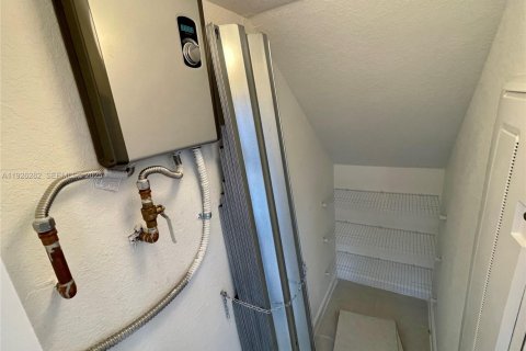 Touwnhouse à louer à Miami, Floride: 3 chambres, 122.63 m2 № 1984554 - photo 19