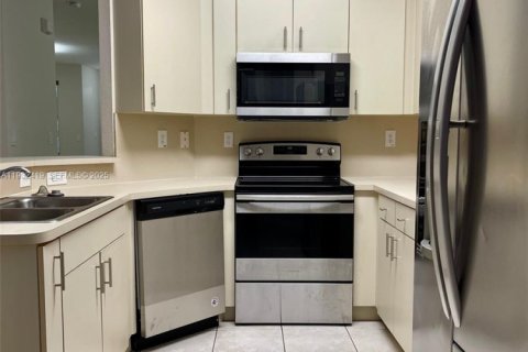 Copropriété à louer à Miami, Floride: 3 chambres, 164.44 m2 № 1990706 - photo 8