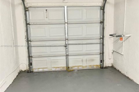 Copropriété à louer à Miami, Floride: 3 chambres, 164.44 m2 № 1990706 - photo 19