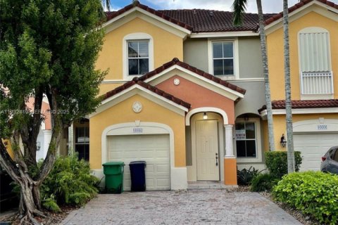 Copropriété à louer à Miami, Floride: 3 chambres, 164.44 m2 № 1990706 - photo 1