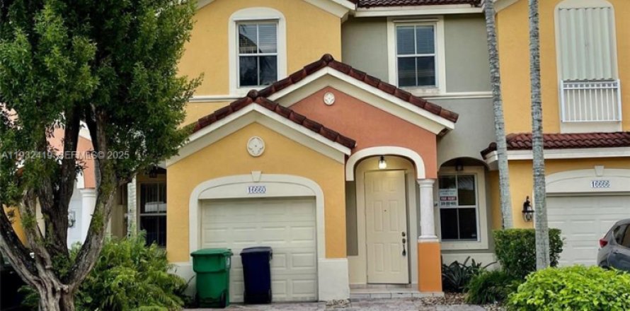 Condo à Miami, Floride, 3 chambres  № 1990706