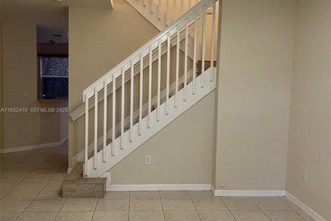 Copropriété à louer à Miami, Floride: 3 chambres, 164.44 m2 № 1990706 - photo 2