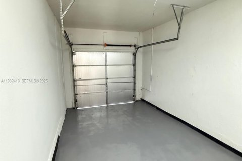 Copropriété à louer à Miami, Floride: 3 chambres, 164.44 m2 № 1990706 - photo 25