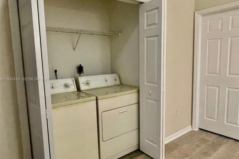 Copropriété à louer à Miami, Floride: 3 chambres, 164.44 m2 № 1990706 - photo 18