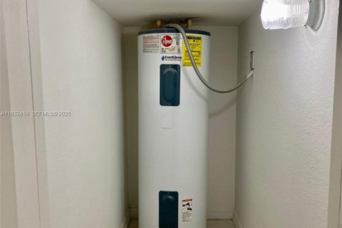 Copropriété à louer à Miami, Floride: 3 chambres, 164.44 m2 № 1990706 - photo 6