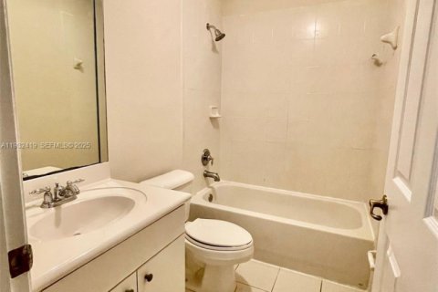 Copropriété à louer à Miami, Floride: 3 chambres, 164.44 m2 № 1990706 - photo 17