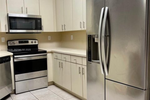 Copropriété à louer à Miami, Floride: 3 chambres, 164.44 m2 № 1990706 - photo 7