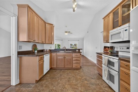 Villa ou maison à vendre à Orlando, Floride: 3 chambres, 181.72 m2 № 2419070 - photo 12