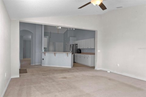 House in Winter Haven, Florida 4 bedrooms, 213.77 sq.m. № 1651660 - photo 8