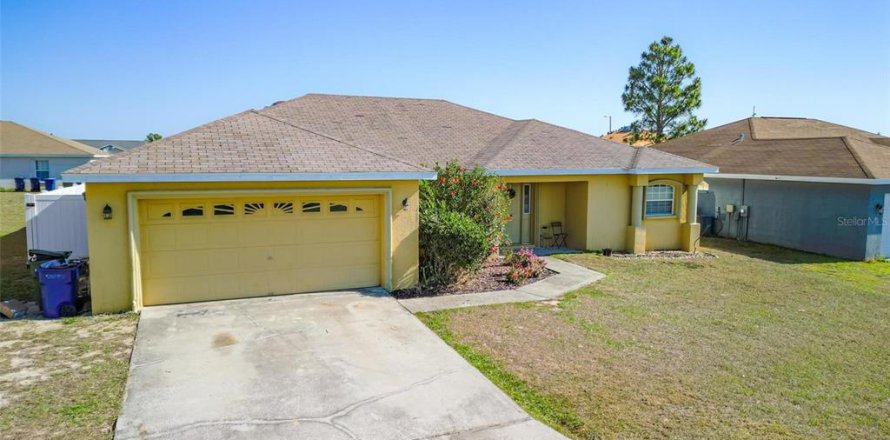 House in Winter Haven, Florida 4 bedrooms, 213.77 sq.m. № 1651660