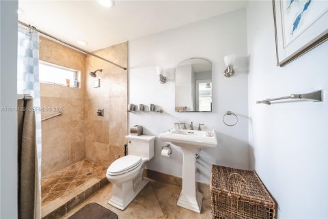 Casa en venta en Miami, Florida, 3 dormitorios, 145.48 m2 № 1982460 - foto 19