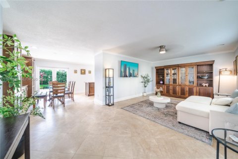 Casa en venta en Miami, Florida, 3 dormitorios, 145.48 m2 № 1982460 - foto 14
