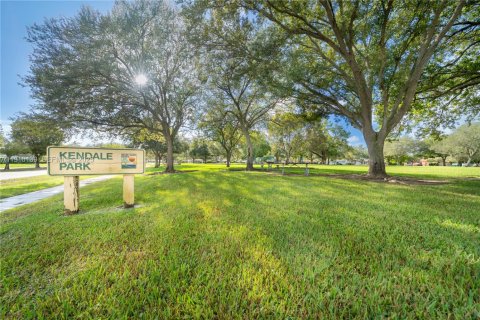 Casa en venta en Miami, Florida, 3 dormitorios, 145.48 m2 № 1982460 - foto 30