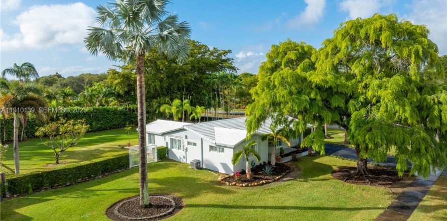 Casa en Miami, Florida 3 dormitorios, 145.48 m2 № 1982460