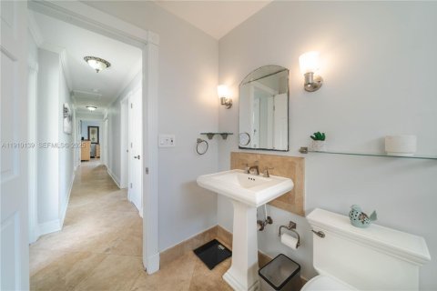 Casa en venta en Miami, Florida, 3 dormitorios, 145.48 m2 № 1982460 - foto 23