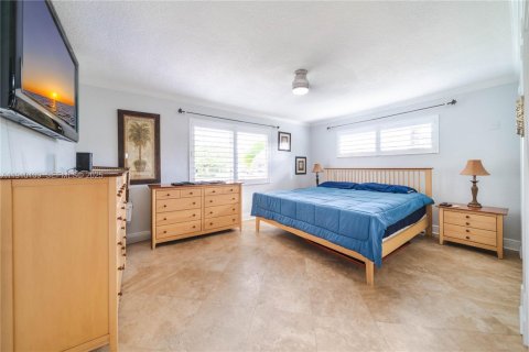 Casa en venta en Miami, Florida, 3 dormitorios, 145.48 m2 № 1982460 - foto 17