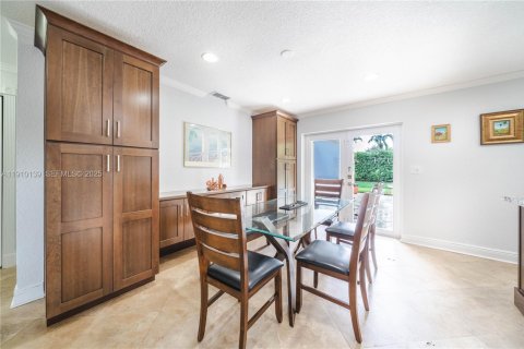 Casa en venta en Miami, Florida, 3 dormitorios, 145.48 m2 № 1982460 - foto 12