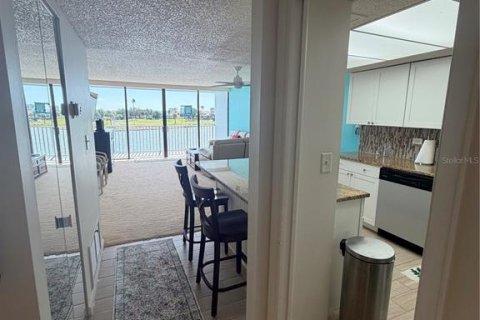 Copropriété à louer à Treasure Island, Floride: 1 chambre, 82.22 m2 № 2437348 - photo 2