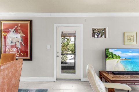 Casa en venta en Sarasota, Florida, 3 dormitorios, 92.81 m2 № 2400889 - foto 4
